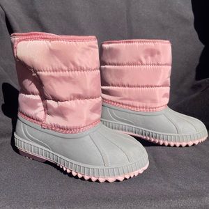 SOLD Old Navy Lightweight Fuzzy duck boots
